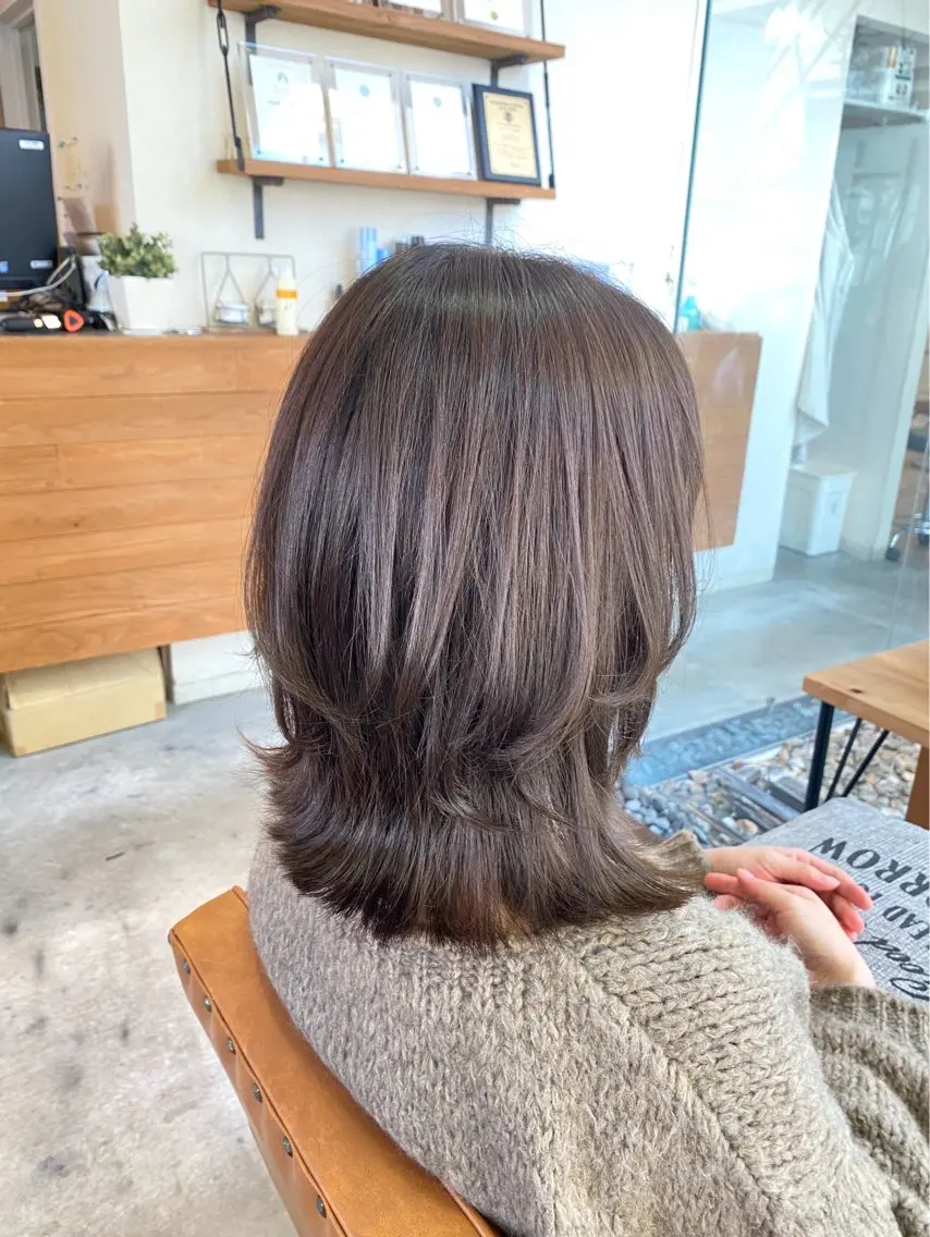 ミディアム カラー グレージュ オリーブグレージュ オリーブグレー レイヤーカット 酸性ストレート/ブリ ーチなしWカラー河本のヘアスタイル