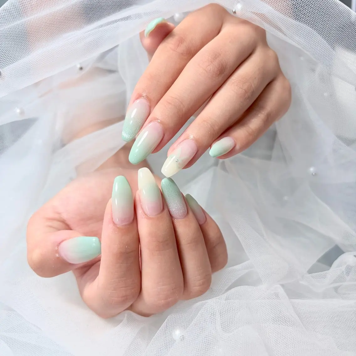 ネイル アートネイル チークネイル グラデーション グリーン マグネットネイル ハンドネイル Nail Eyelash yのネイルデザイン