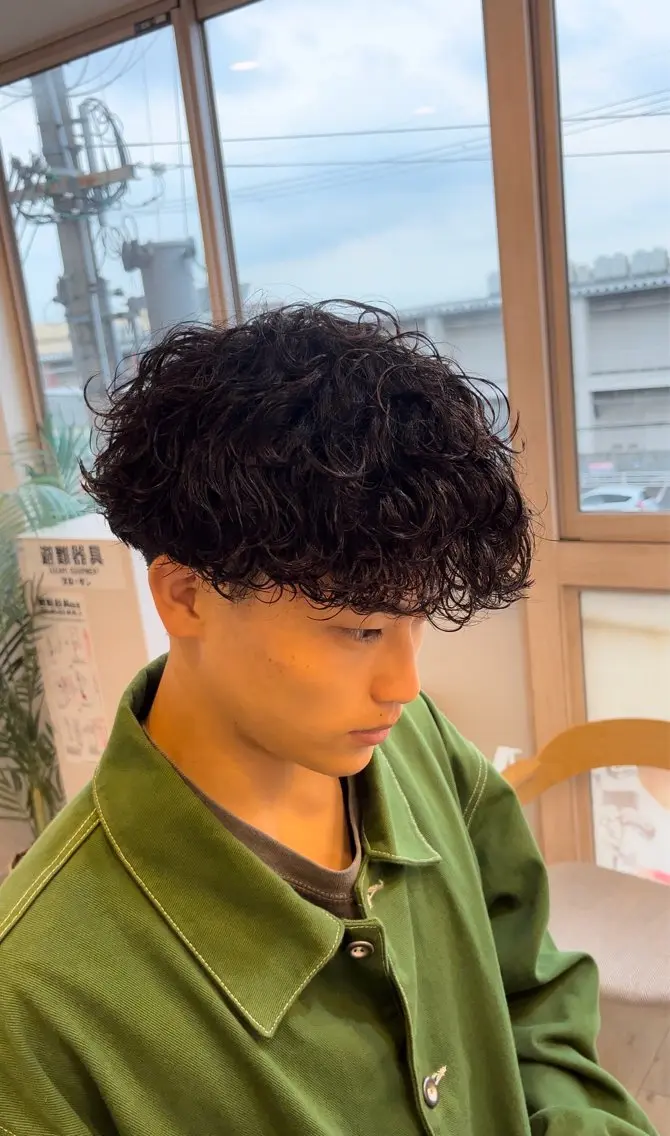パーマ メンズ メンズパーマ 波巻きパーマ スパイラルパーマ 野中 慈穏のヘアスタイル