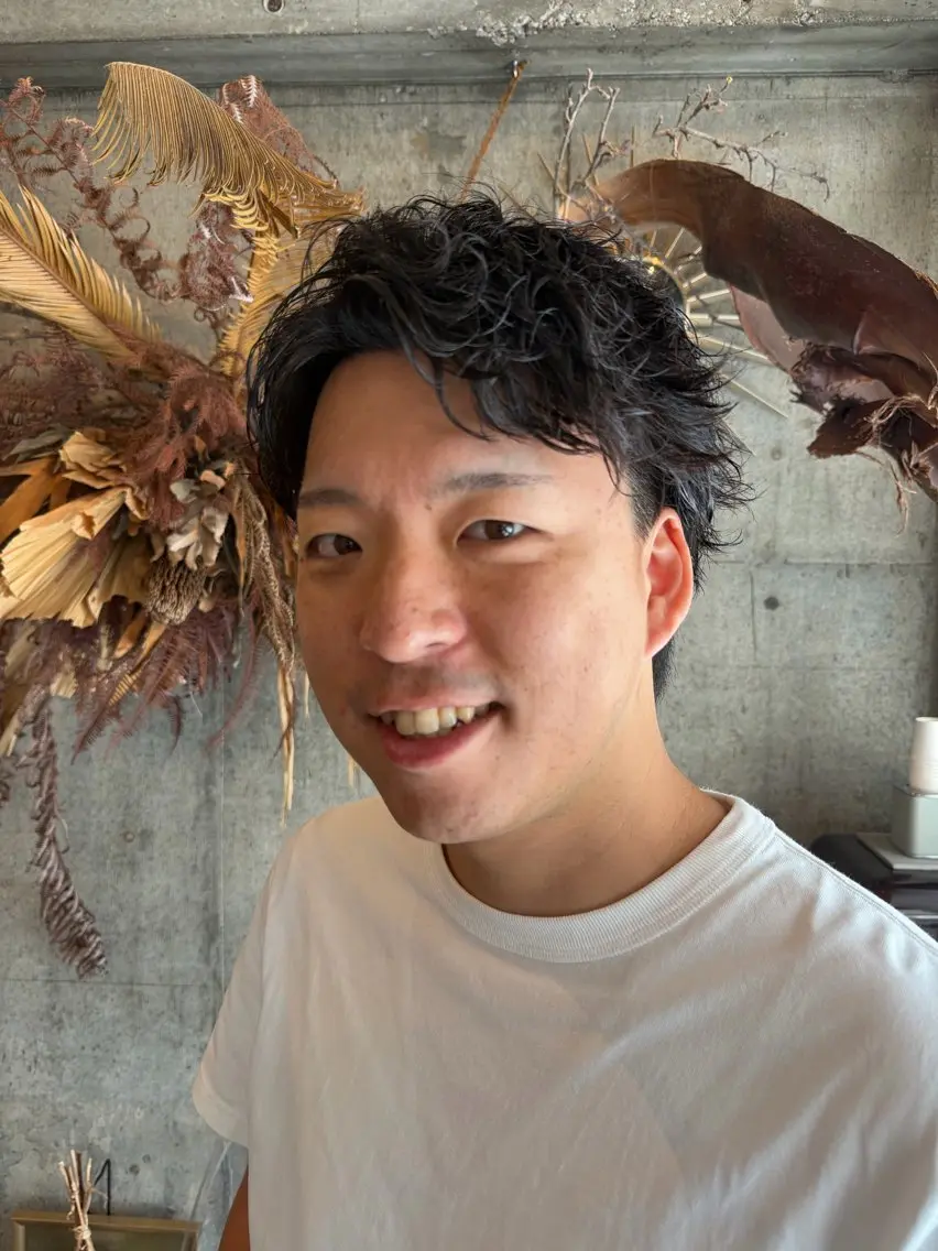 ショート パーマ メンズ メンズパーマ ISAMU メンズ／透明感カラーのヘアスタイル