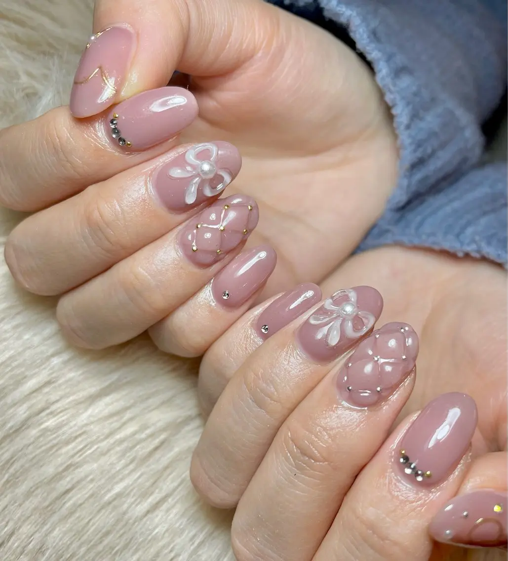 ネイル アートネイル ミラーネイル 持ち込み リボン nana .のネイルデザイン