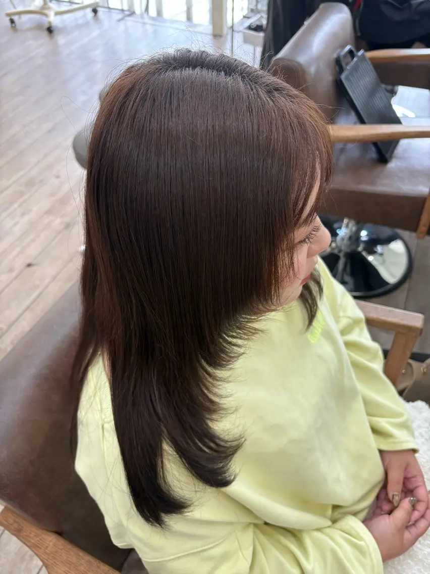 ロング 顔まわりレイヤー 顔周りカット レイヤーカット WEST OLAND 黒坂佳乃のヘアスタイル