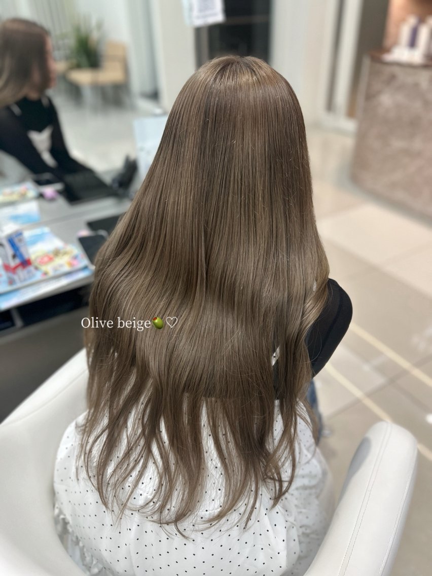 カラー ベージュカラー 透明感カラー オリーブベージュ 岡野 真帆のヘアスタイル