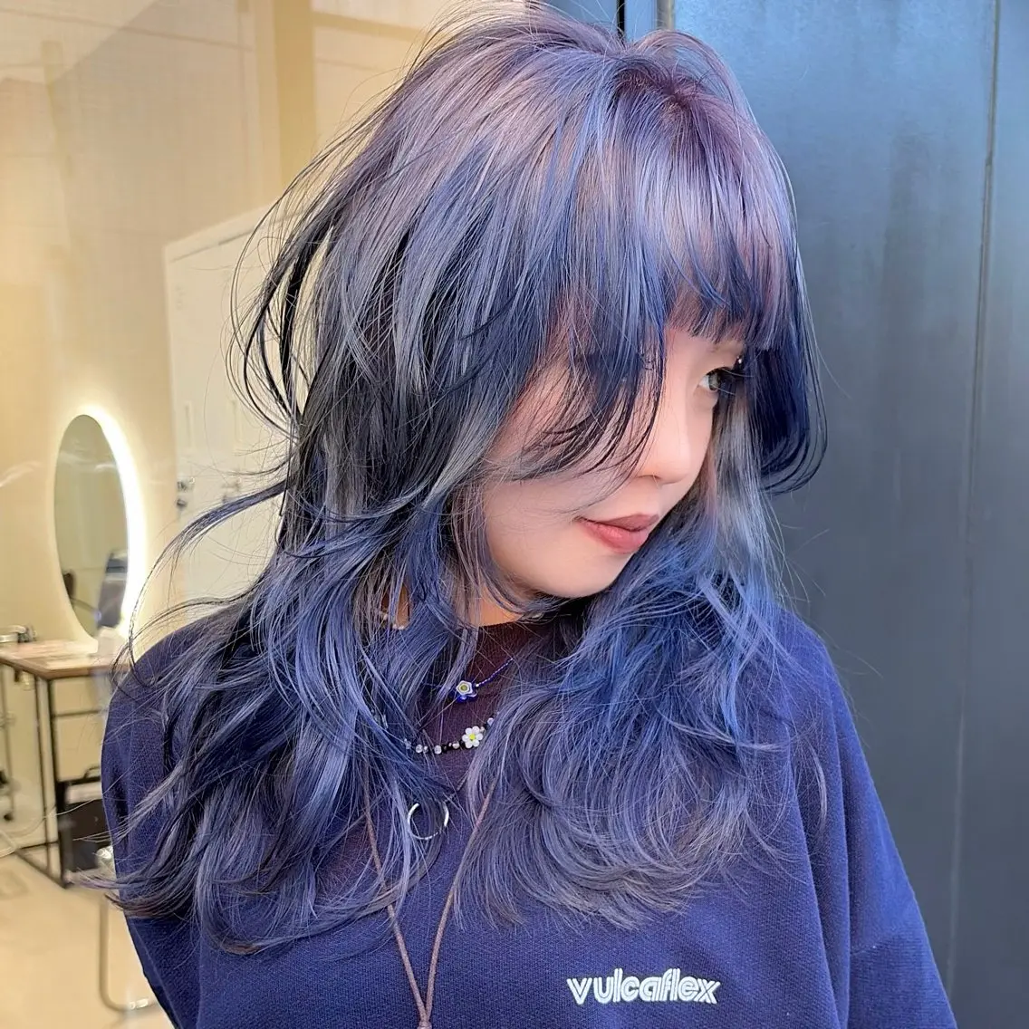 ミディアム カラー ヘアアレンジ カット ヘアカラー 💙韓国レイヤー 寒色カラー💙のヘアスタイル