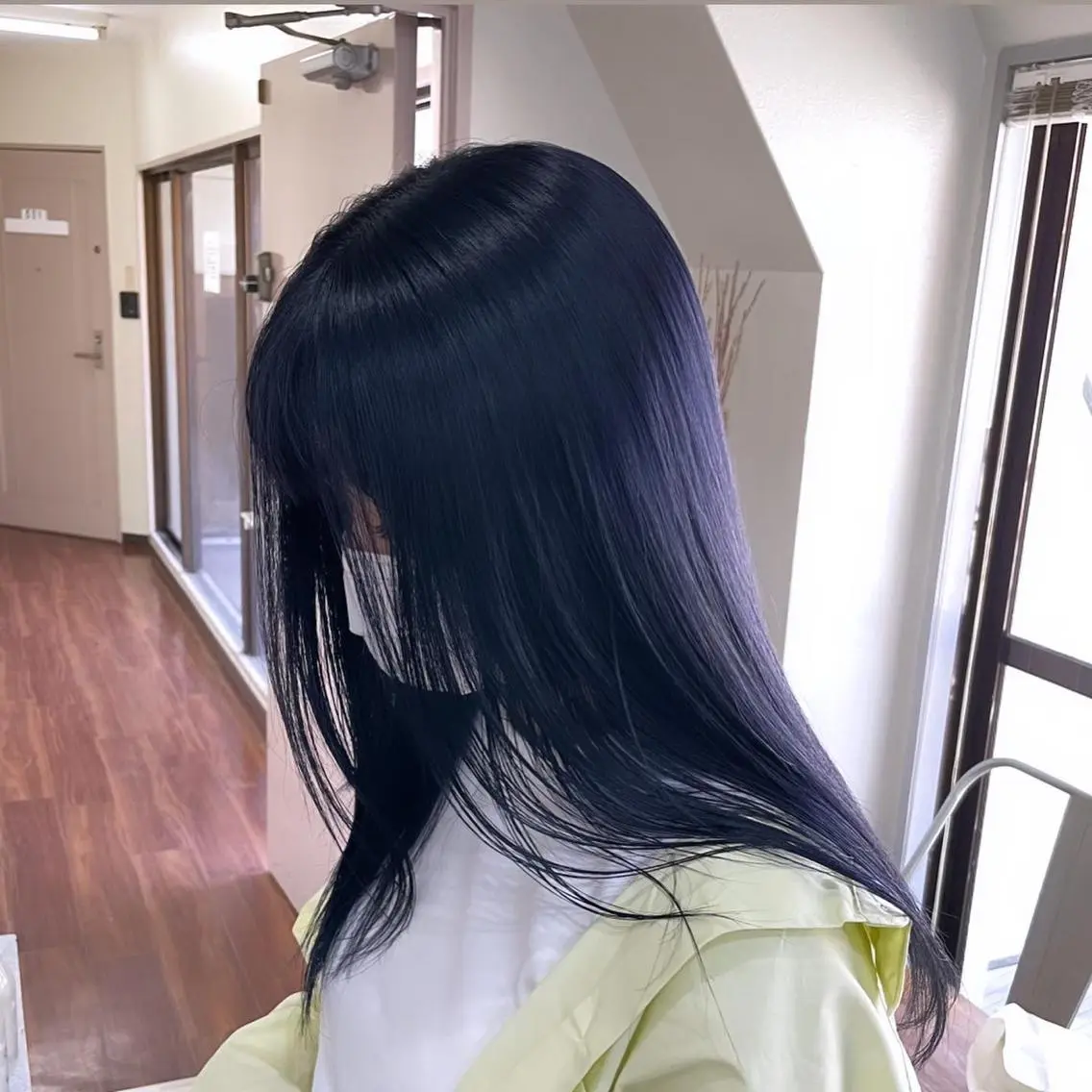 ミディアム カラー パーマ ヘアアレンジ メンズ キッズ ネイル マツエク・マツパ メンズブリーチ メンズハイライト メンズインナーカラー メンズ韓国風 ブリーチ ヘアカラー トリートメント ヘアセット 切りっぱなしヘアボブ ミディアムヘアRYOのヘアスタイル