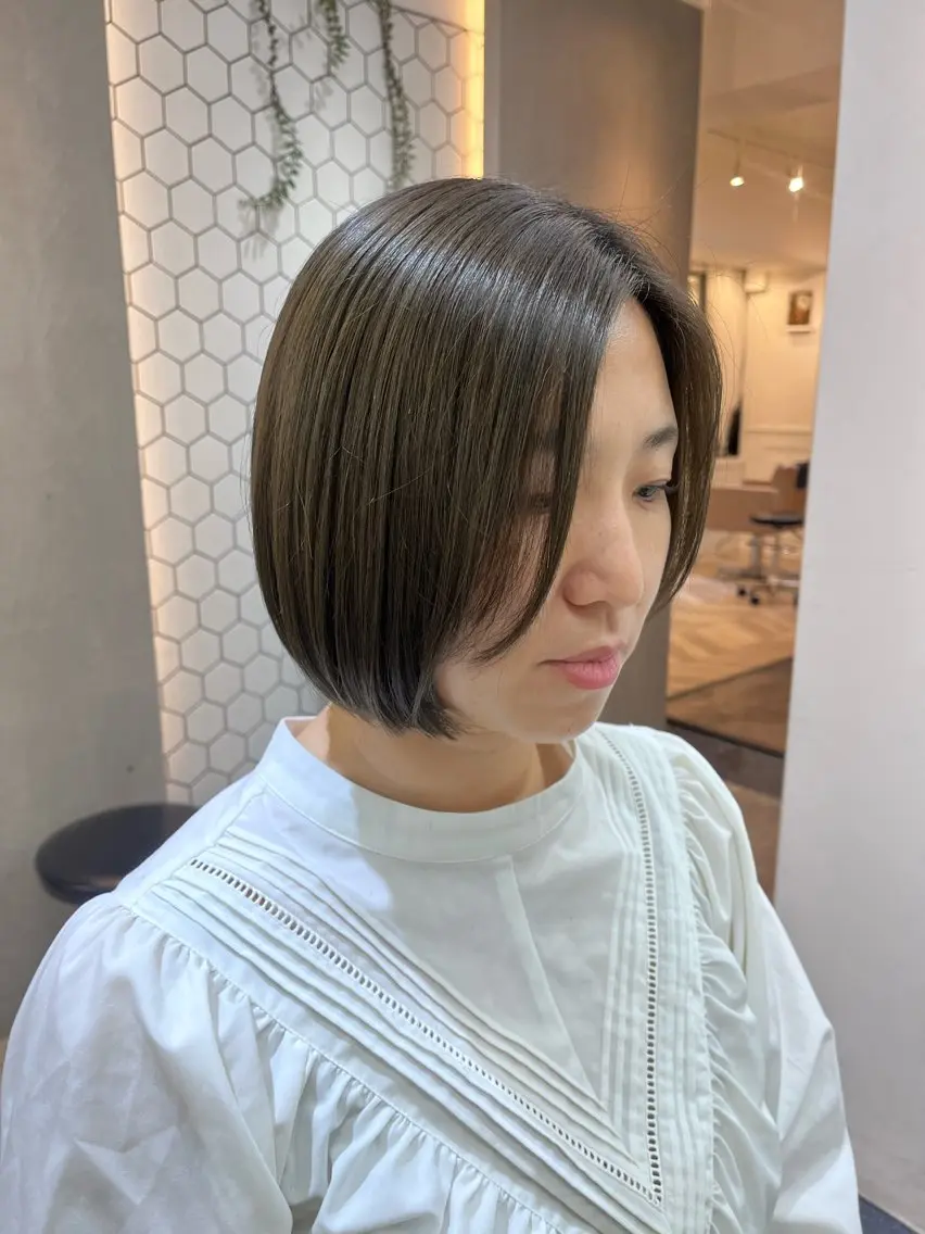 ショート カラー Viot 銀座 樋口 桃佳のヘアスタイル