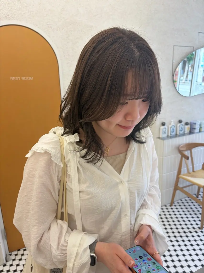 ミディアム ヘアカラー トリートメント まろやかベージュ🤎 艶カラー🔔リンのヘアスタイル