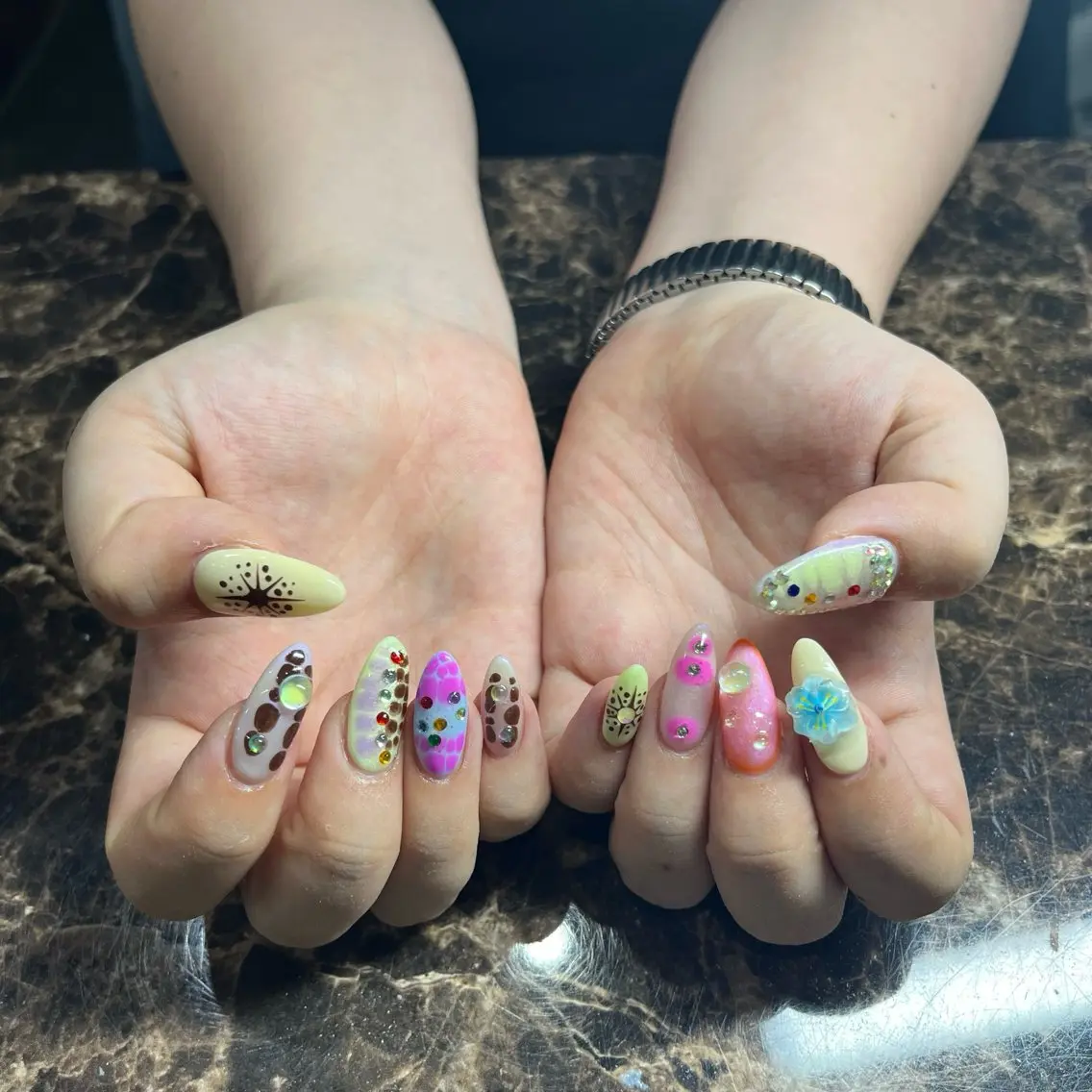 ネイル ハンドネイル IROHA nail Ami🐊🎀のネイルデザイン