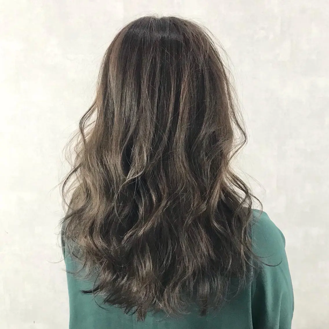 ロング カラー アディクシーカラー アッシュ ブリーチ ブリーチなしカラー ヨシンモリ K-POP好き美容師 🇰🇷Kai.Yのヘアスタイル