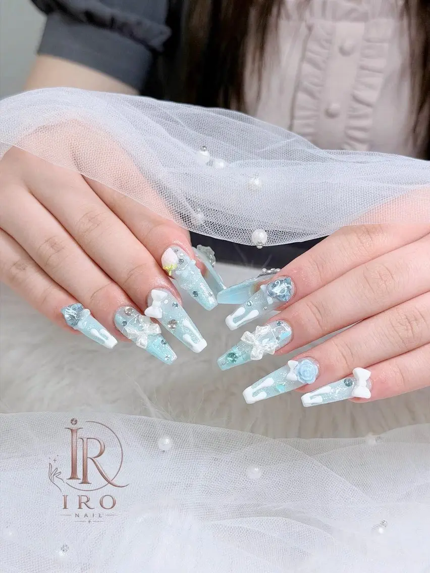 ネイル チークネイル フレンチネイル グラデーション 韓国ネイル マグネットネイル IRO NAIL MiAのネイルデザイン