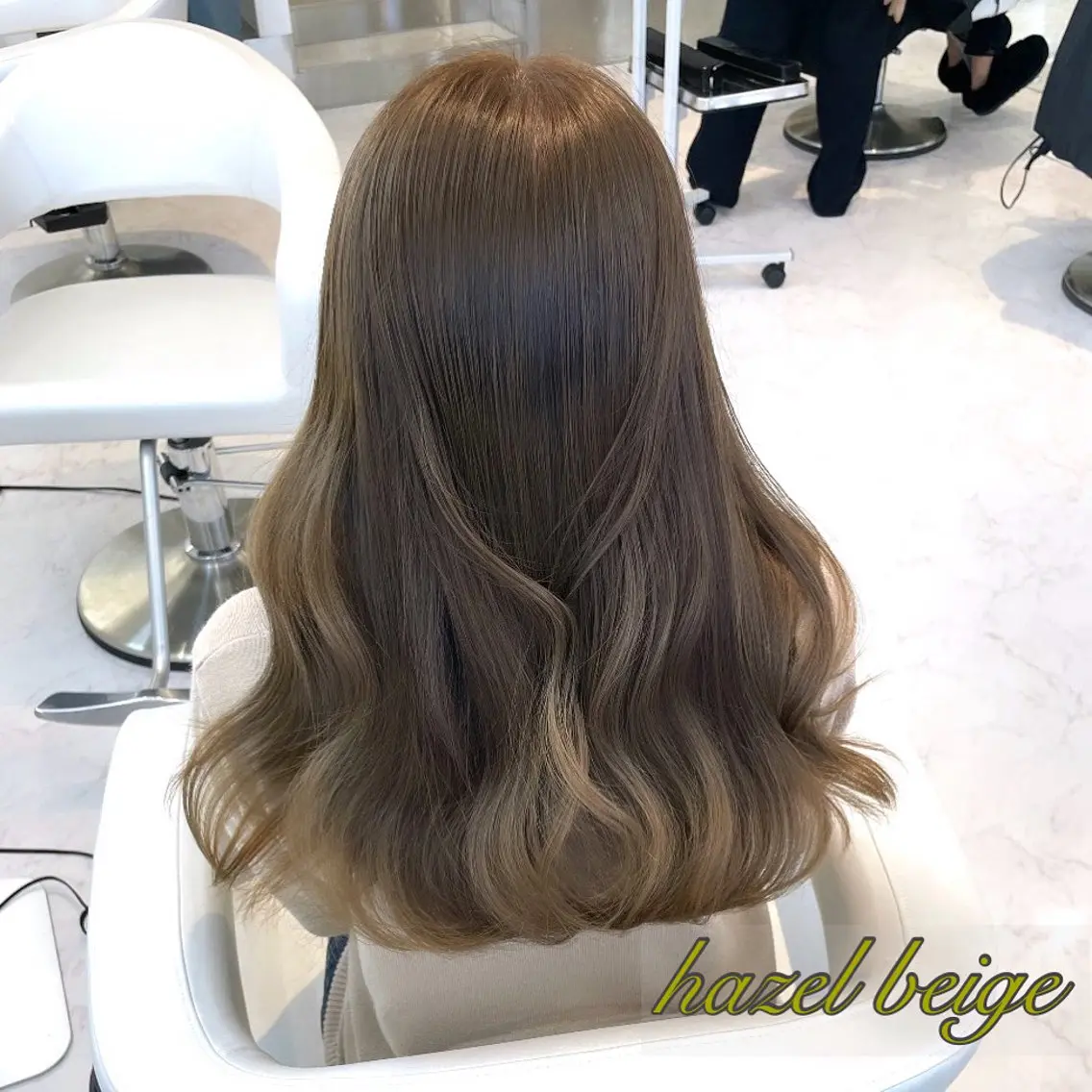 セミロング ヘアカラー トリートメント City/louwe 韓国レイヤーカットのヘアスタイル