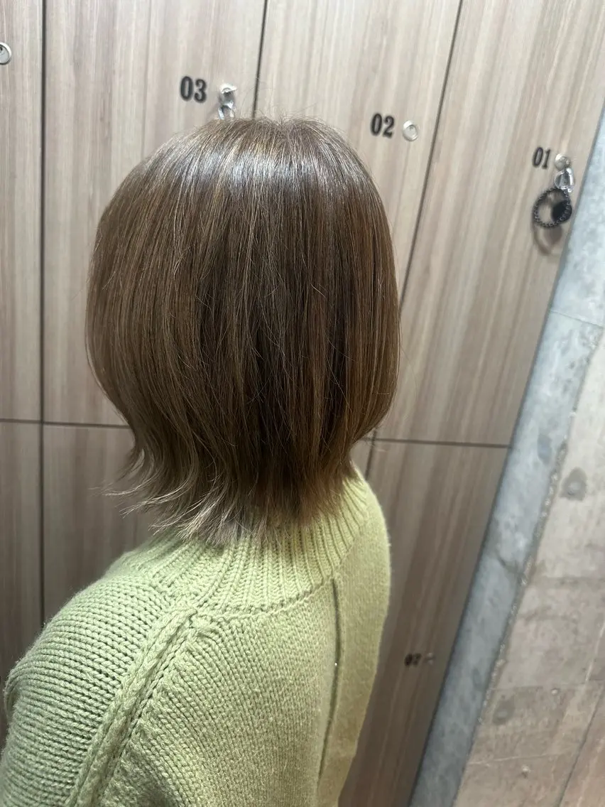 ミディアム 保井 実奈美のヘアスタイル