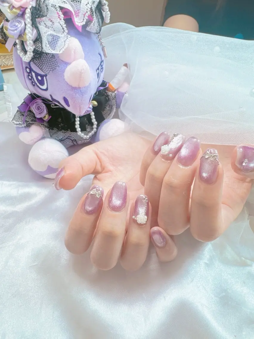 ネイル アートネイル チークネイル フレンチネイル ジェルネイル ガラスフレンチ ハンドネイル Queeens nailのネイルデザイン