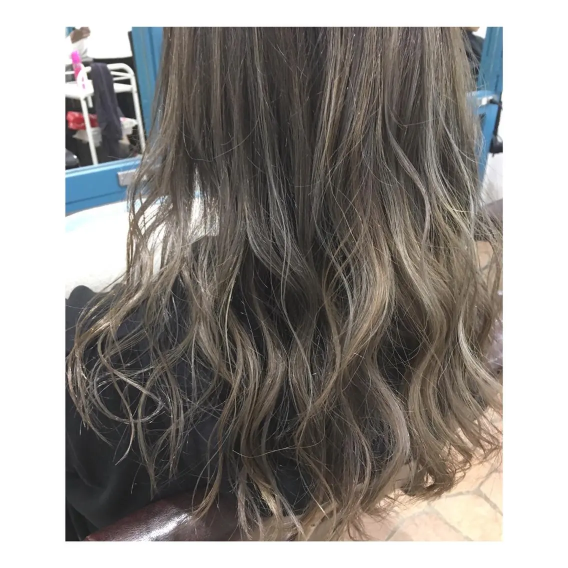 セミロング カラー ヘアアレンジ ハイライトカラー 外国人風カラー ハイライト 🎀透明感カラーෆ 🪄Maikoのヘアスタイル
