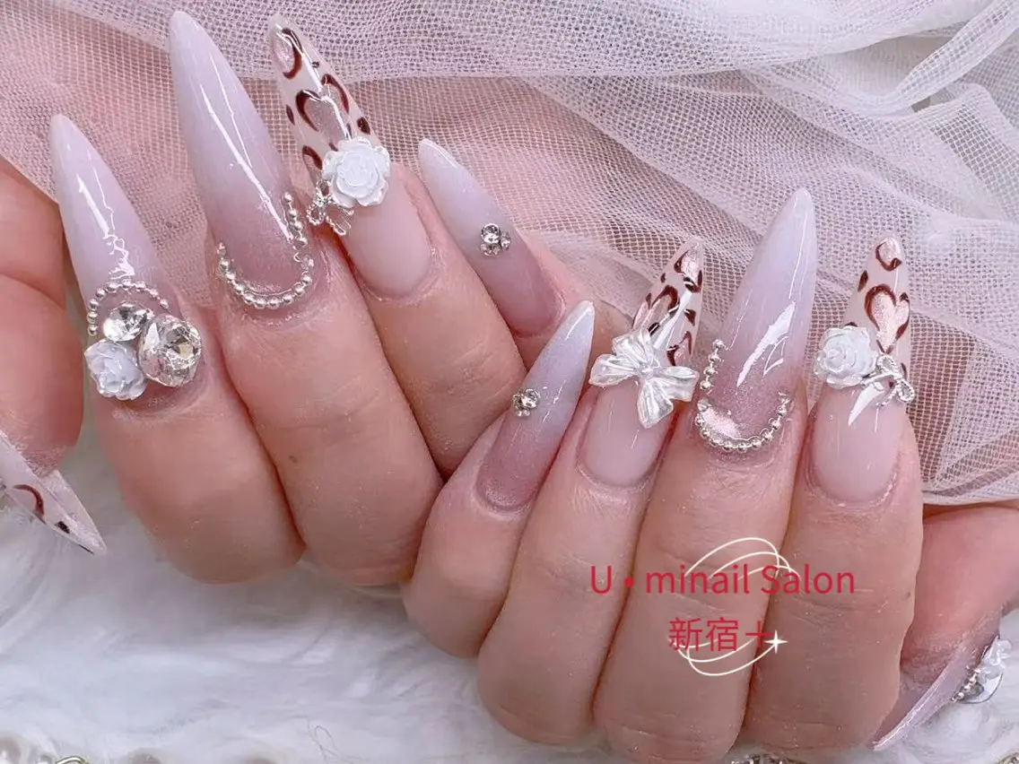 ネイル UMI ネイルサロン新宿🎀のネイルデザイン