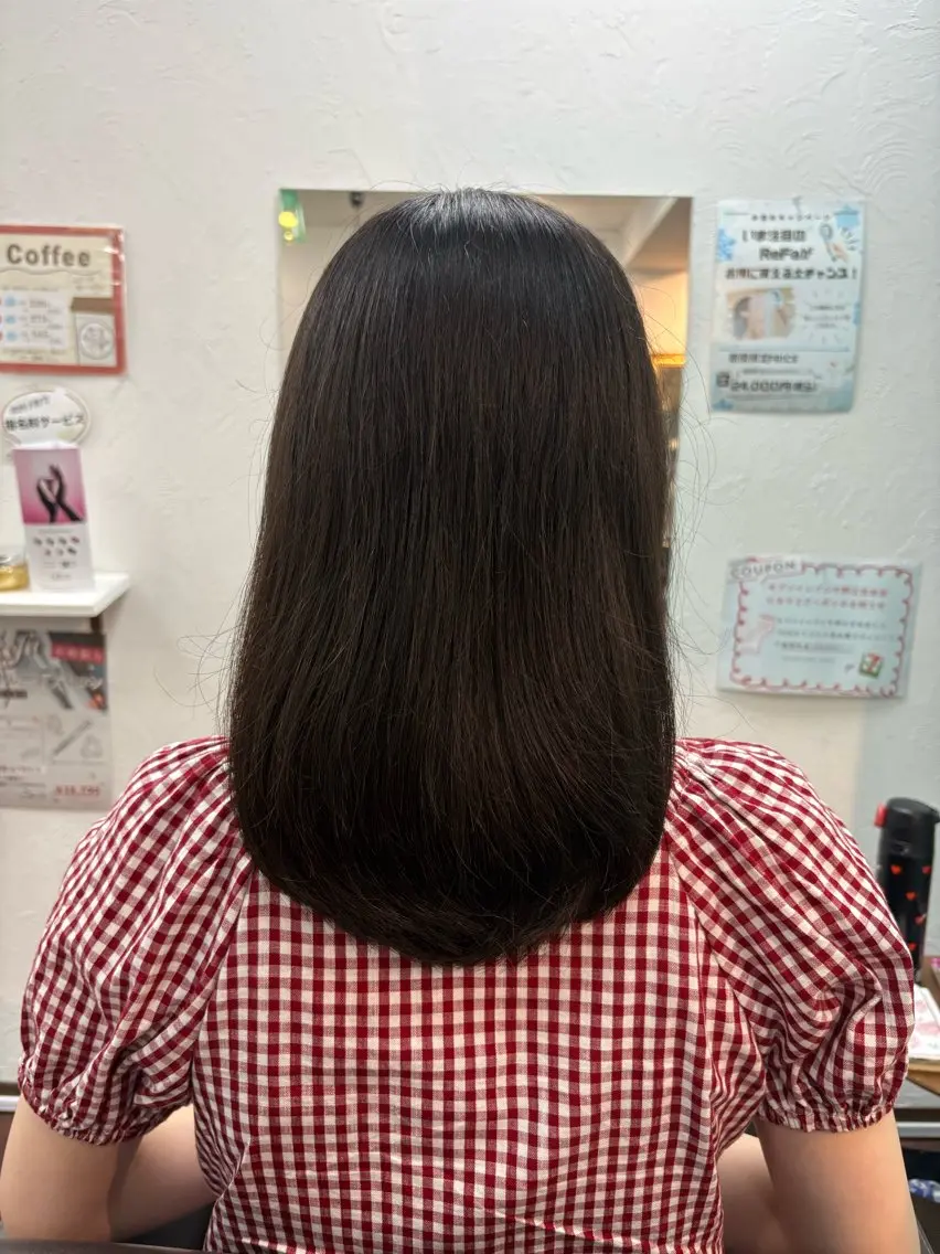 ミディアム カット 荻 佳那子のヘアスタイル