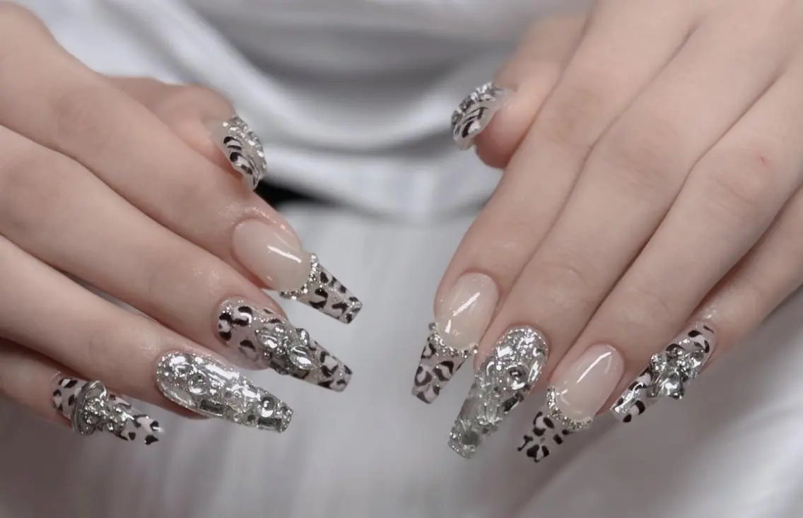 ネイル フレンチネイル ジェルネイル ハロウィン 韓国ネイル マグネットネイル ハンドネイル Hbaby nailのネイルデザイン