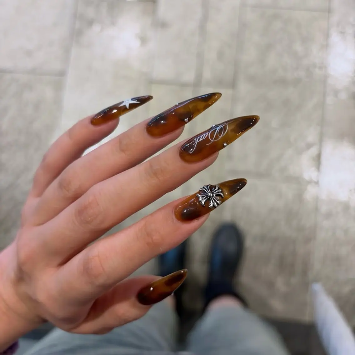 ネイル チークネイル ドット フットネイル フレンチネイル グラデーション ハンドネイル ハンドケア Nihonthy Nail 新宿のネイルデザイン
