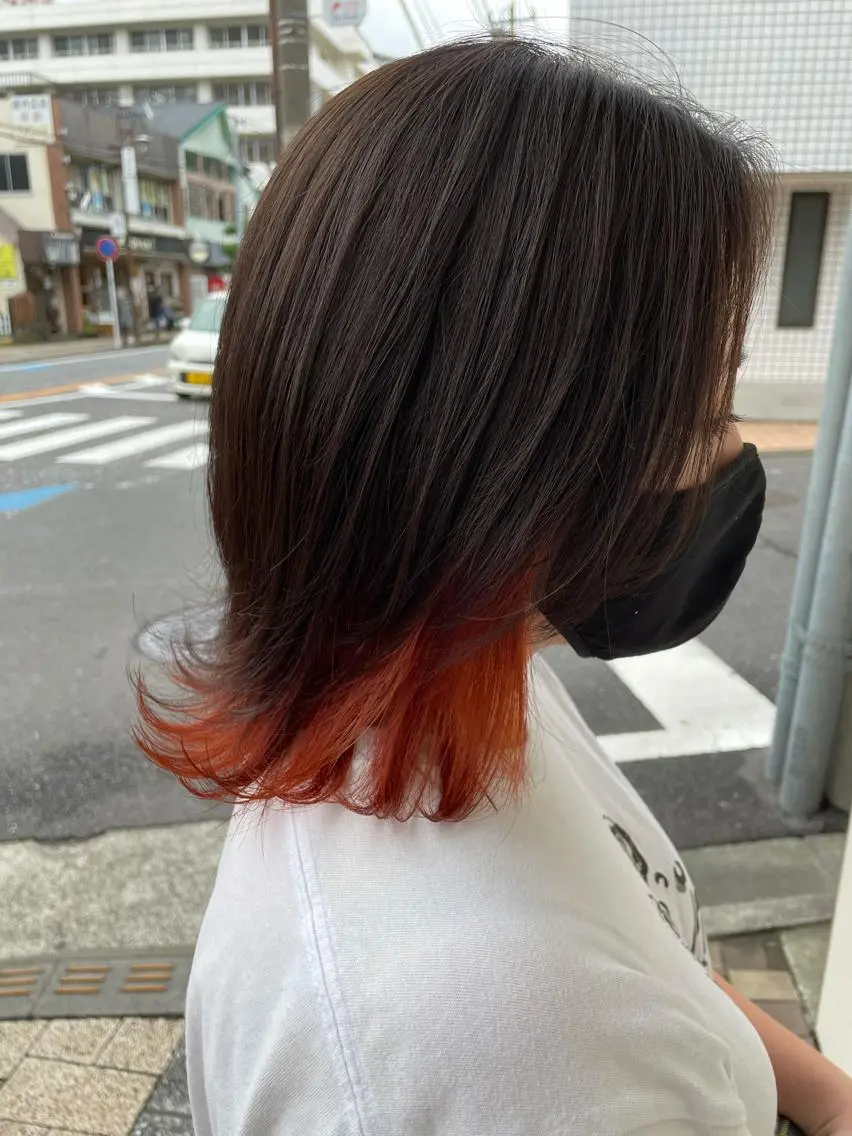 🕊お洒落さんならインナーカラー🕊ポイントブリーチ➕全体染め➕トリートメント➕メンテナンスカット💞コテ巻き仕上げ🌈の写真