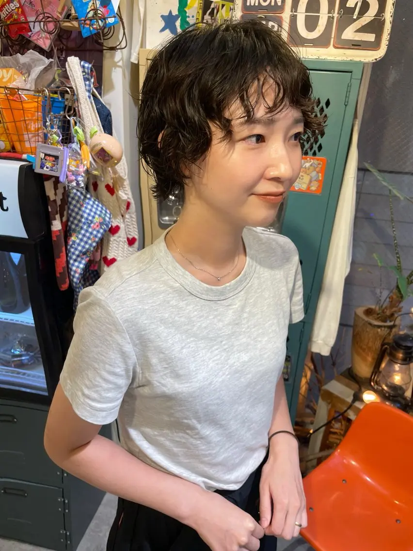 ショート ショートヘア ウルフカット パーマ 透明感カラー 🦋AYAのヘアスタイル