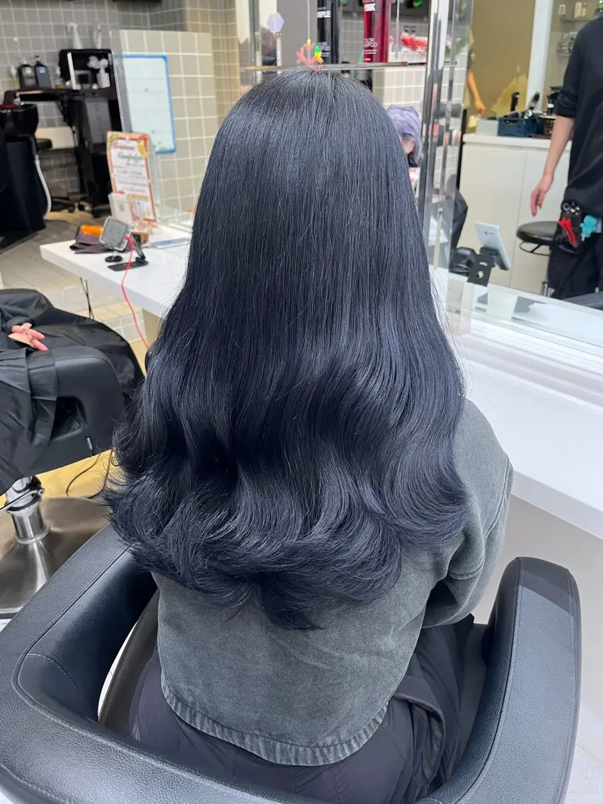 セミロング ヘアカラー トリートメント ヘッドスパ ヘアセット 寒色/ベージュヘア ブリーチありMiOのヘアスタイル