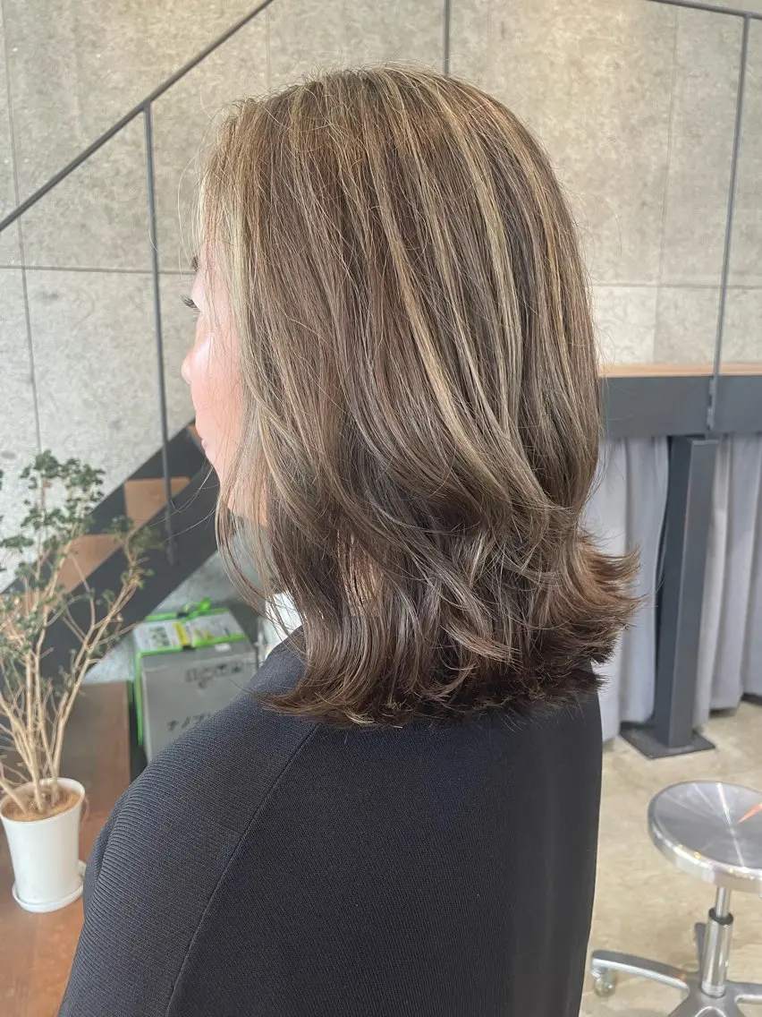 セミロング カラー ハイライトカラー ハイライト カット ヘアカラー 🍋髪質改善× 透明感カラー ジュリのヘアスタイル