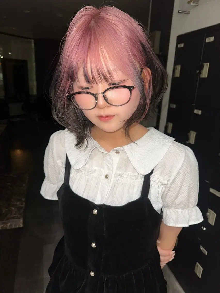 ショート カラー ヘアアレンジ ピンクカラー ヘアカラー ヘアセット 梅田/カラーモデル Ubuのヘアスタイル