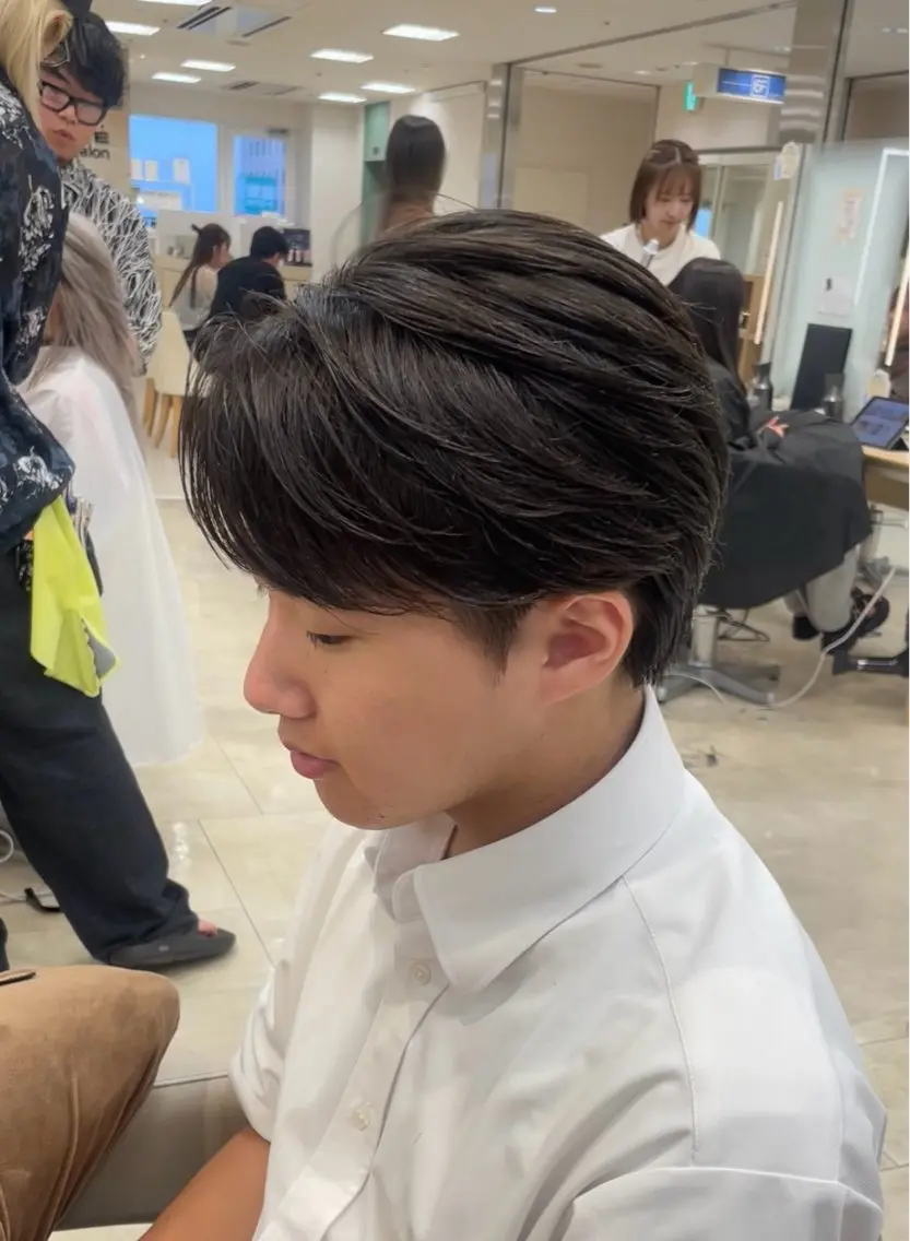 メンズ シャドウパーマ／骨格 矯正カット　トモキのヘアスタイル