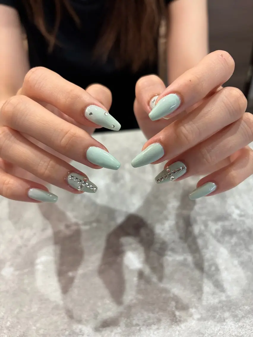 ロング ハンドネイル Ne.nail Ainaのネイルデザイン