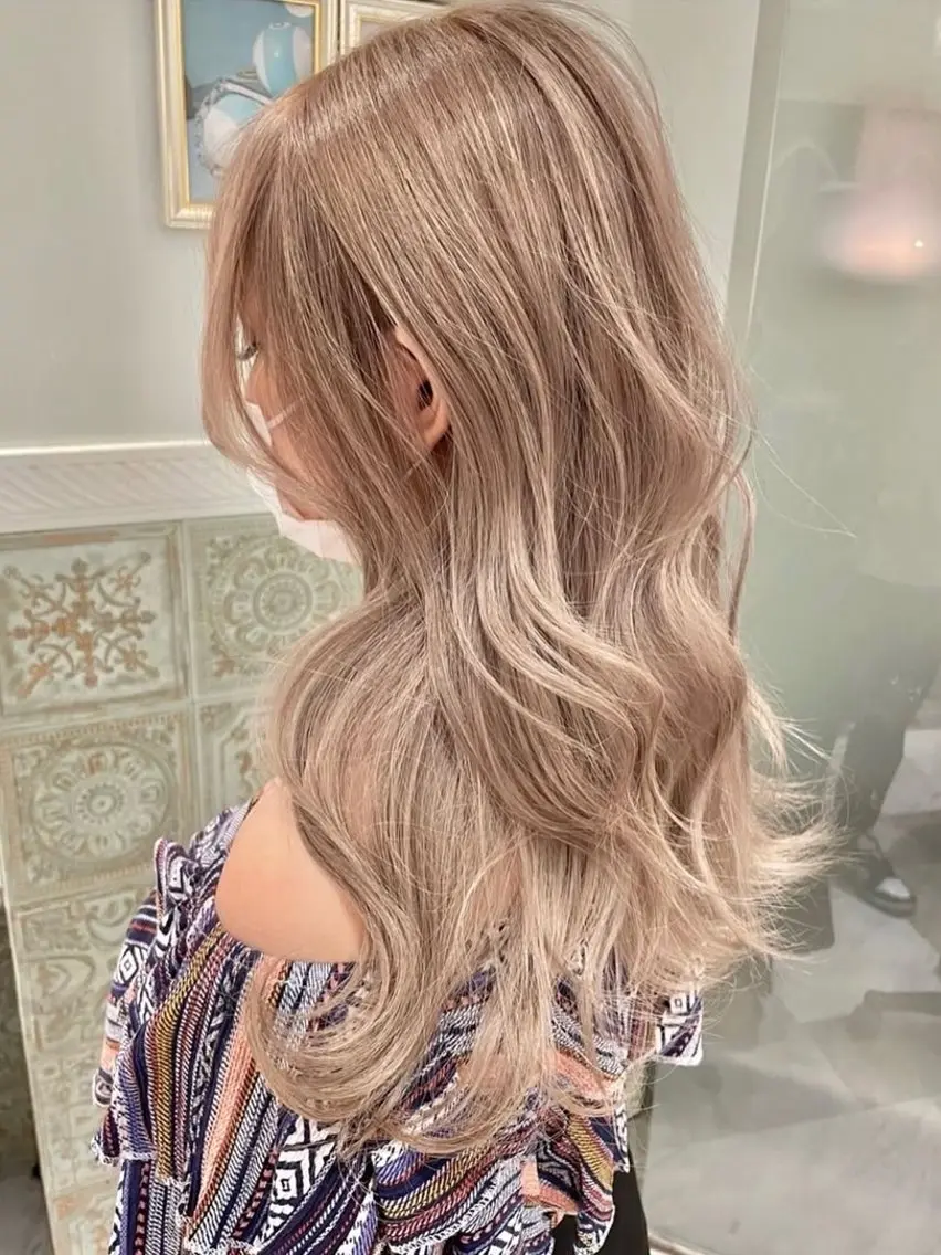 カラー ヘアカラー 新川 月菜のヘアスタイル
