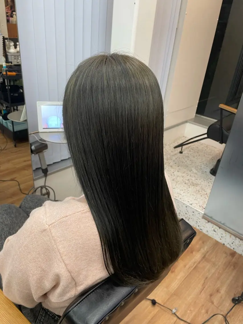 ロング カラー 中川 紗希のヘアスタイル