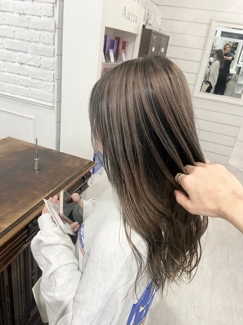 ロング カラー ベージュカラー ブリーチ 抜きっぱなしブロンド ブロンド ケアブリーチ 札幌ブリーチカラー/ ダブルカラー/ドイのヘアスタイル