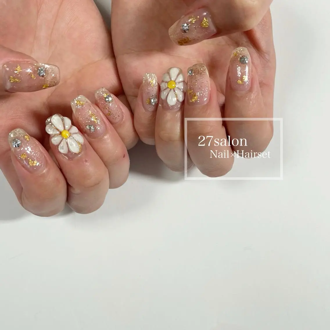 ネイル フラワーネイル キラキラネイル ぷっくりネイル 27salon yuinaのネイルデザイン