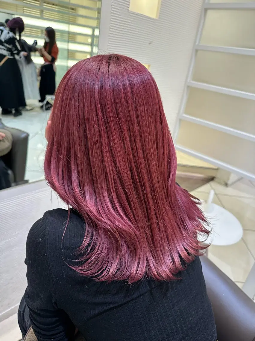 セミロング カラー ヘアアレンジ タイトボブ個性派カラ ーAKANEのヘアスタイル
