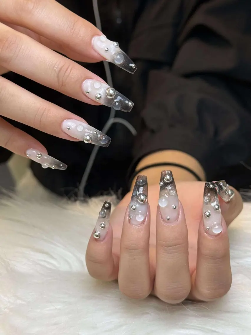 ネイル チークネイル ハート ホログラムネイル ミラーネイル ニュアンスネイル Nie Nail Shinokuboのネイルデザイン