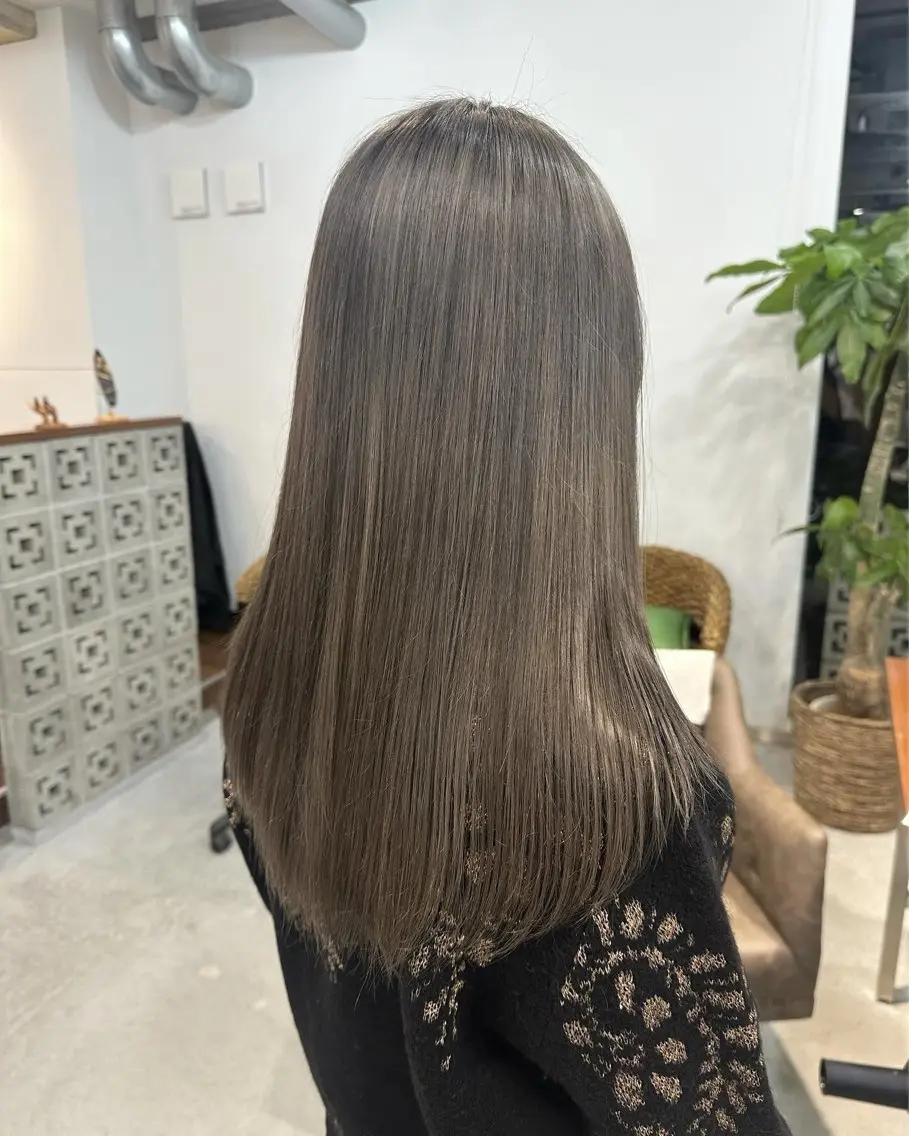 ロング カット ヘアカラー カイリ /レイヤーカットのヘアスタイル