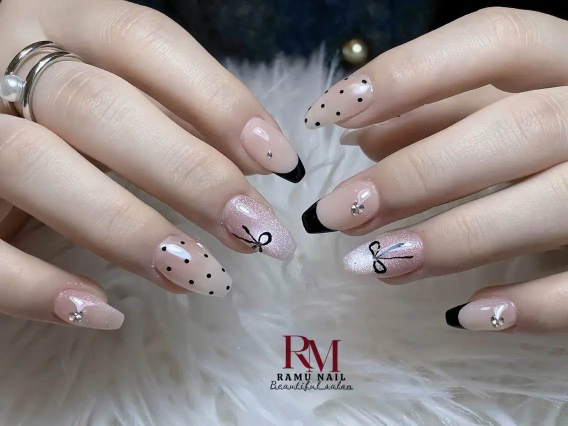 ネイル アートネイル チークネイル 長さ出し フレンチネイル グラデーション ハンドネイル RAMU_Nail 池袋店のネイルデザイン