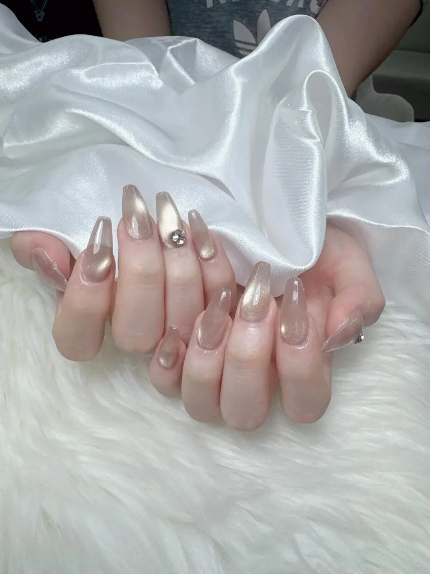 ネイル 長さ出し グラデーション キラキラネイル 韓国ネイル マグネットネイル ハンドネイル Hana Rose Nailのネイルデザイン