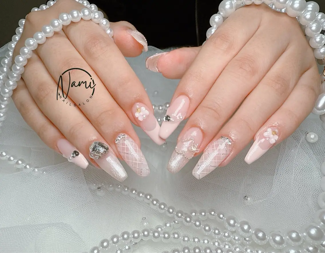 ネイル 長さ出し ガーリー 韓国ネイル ロングネイル 持ち込み Nami nail salonのネイルデザイン