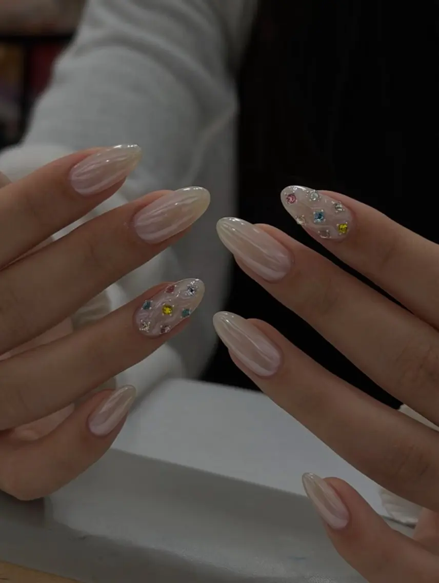 ネイル チークネイル ドット フレンチネイル グラデーション 韓国ネイル ハンドネイル Minette nailrinrinのネイルデザイン