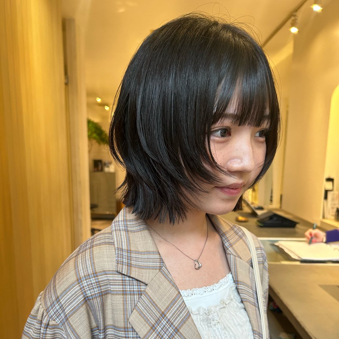 ミディアム 矢部 若葉のヘアスタイル