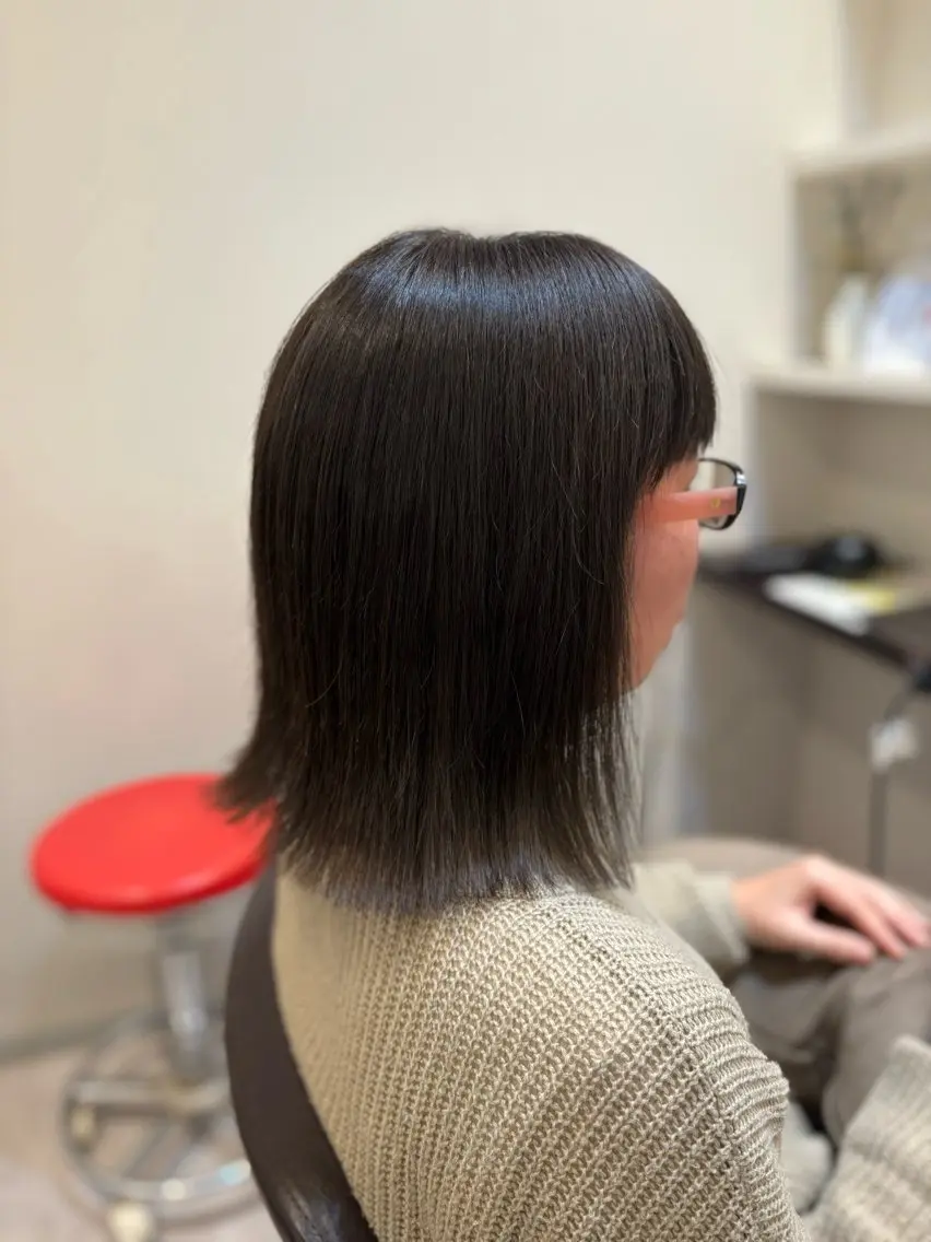 ミディアム ボブ 外ハネヘア カット ヘアカラー 山下ちひろ/似合わせ /髪質改善/縮毛矯正のヘアスタイル