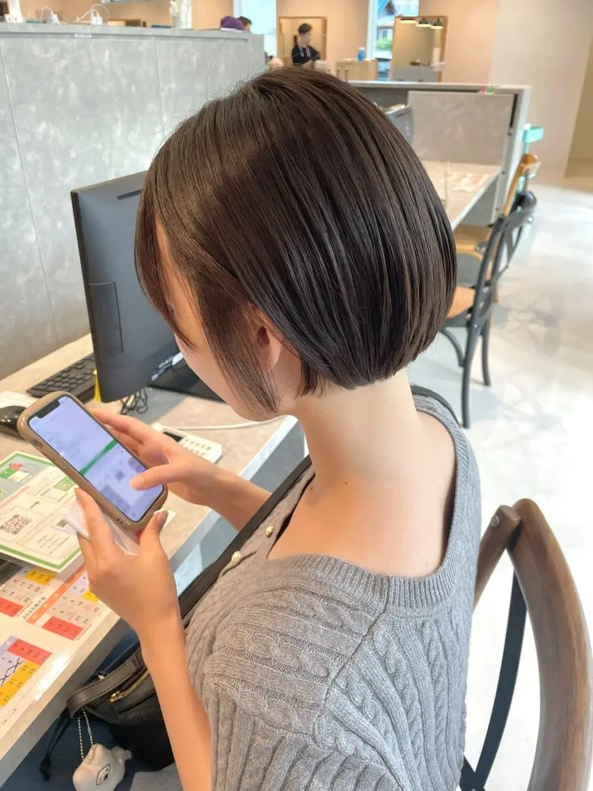 ショート ボブ 大人可愛い🎀ིྀ 🪞柔らかベージュのヘアスタイル