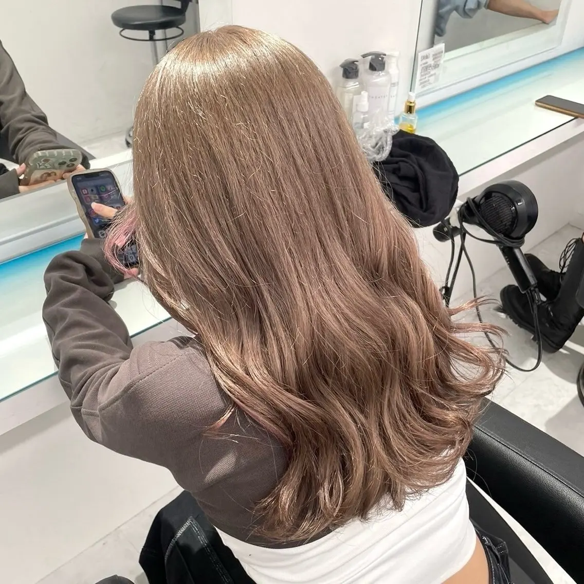 セミロング カラー ヘアカラー トリートメント ヘッドスパ 韓国風艶髪🎀 暖色カラー🤍のヘアスタイル