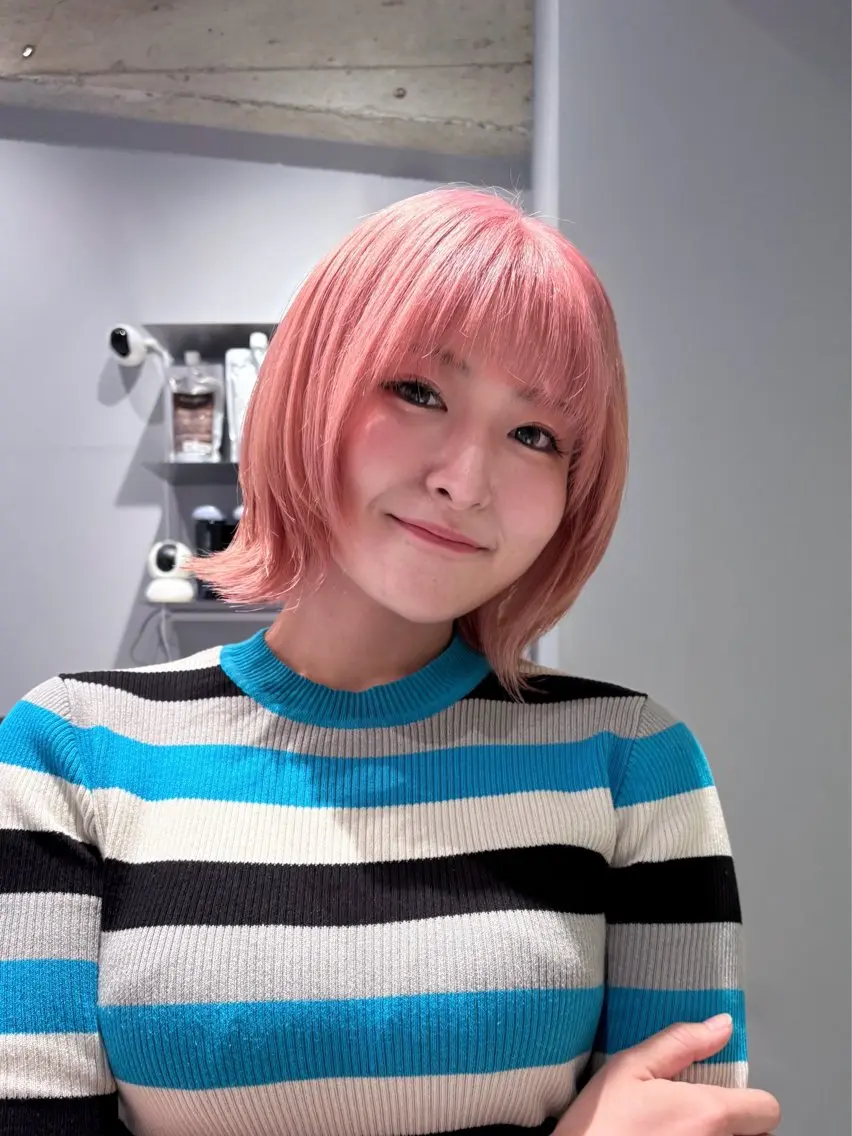 ショート カラー ブリーチ ケアブリーチ デザインカラー ダブルカラー ハイライトカラー カット ヘアカラー トリートメント NANA🦖 ハイトーンデザインのヘアスタイル