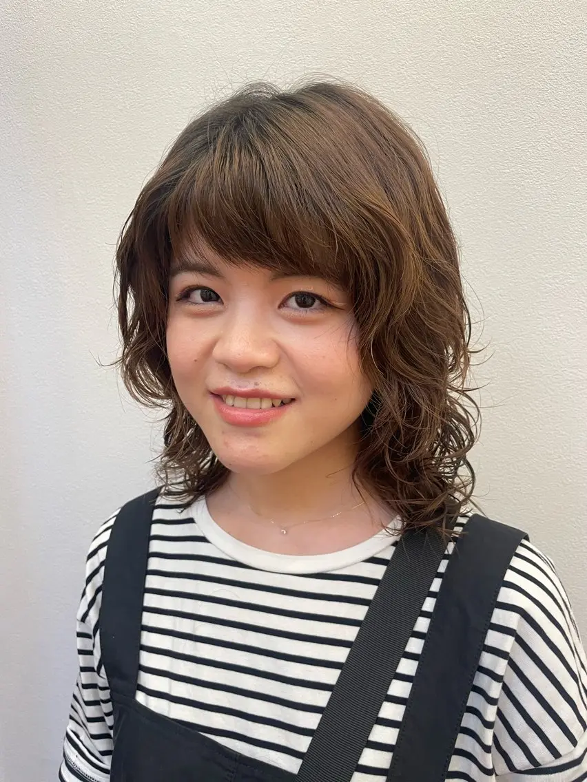 ミディアム パーマ 梨子🐣艶カラー🌈 ダメージレス💖のヘアスタイル