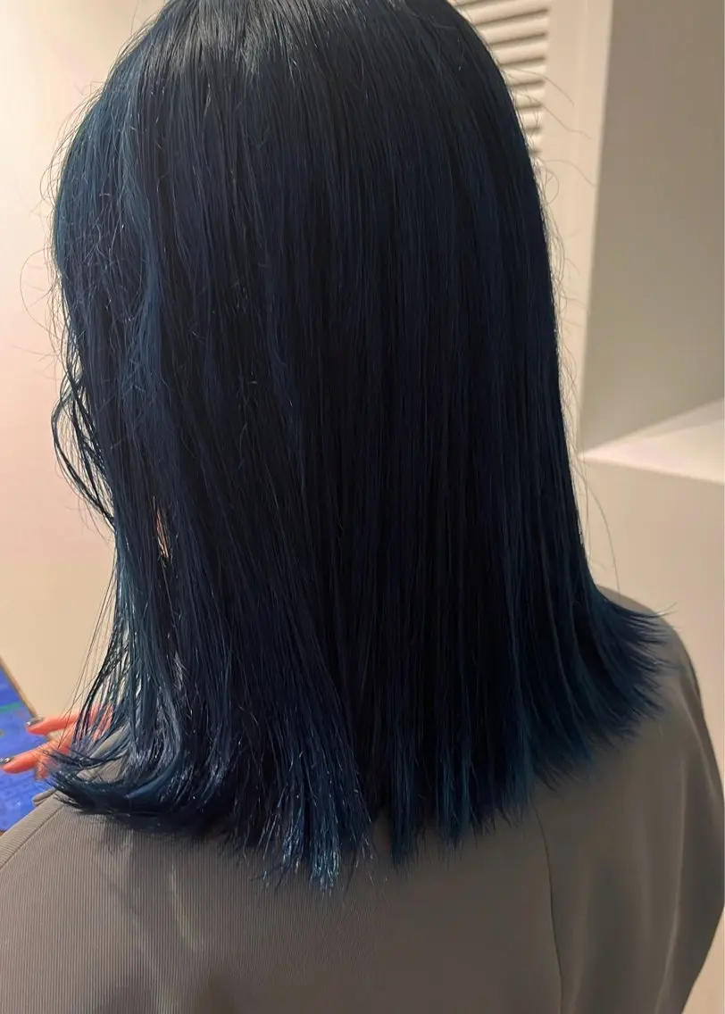 カラー she. ハルカのヘアスタイル
