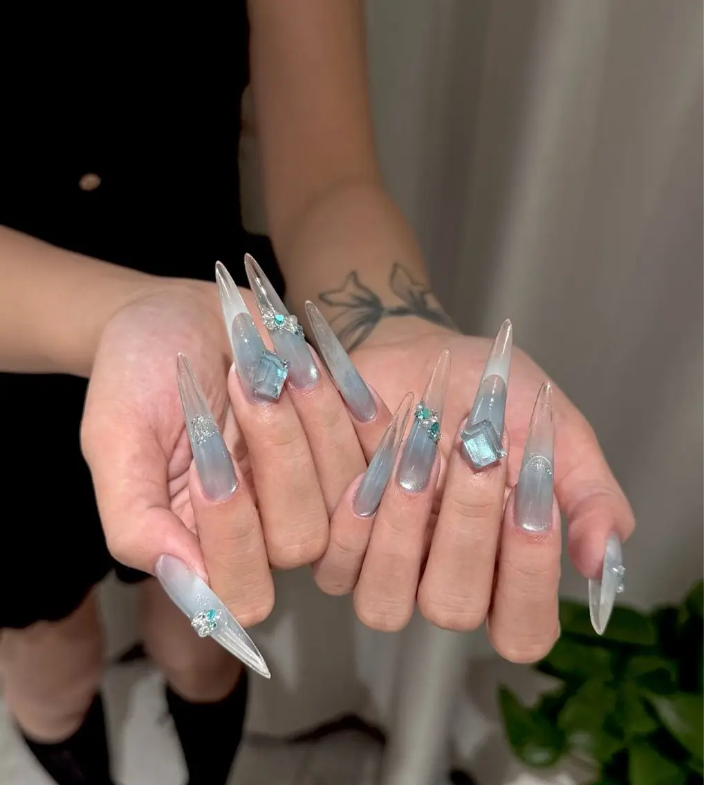 ネイル ハンドネイル Luna Gladeのネイルデザイン