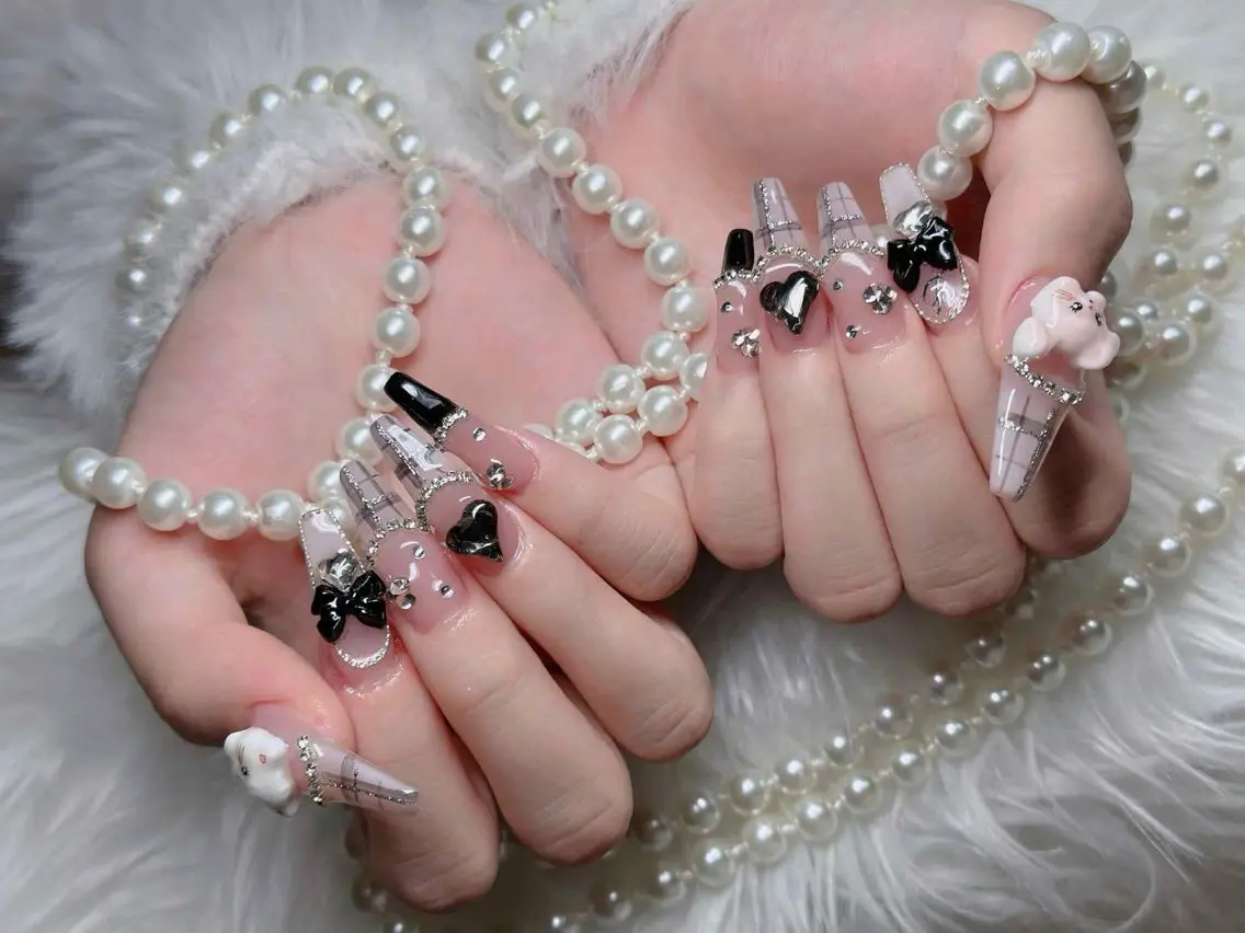 ネイル オーロラネイル フレンチネイル ジェルネイル ハロウィン 韓国ネイル ハンドネイル H.baby Nail Salonのネイルデザイン