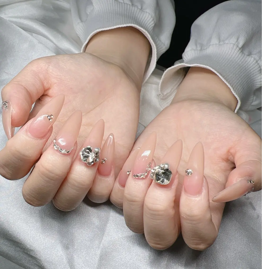 ネイル 長さ出し グラデーション 卒業式 キラキラネイル マグネットネイル ハンドネイル Lee Nailsのネイルデザイン